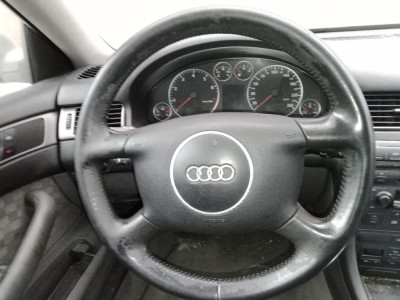 AUDI A6 BERLINA (4B2)