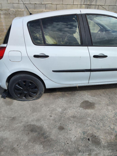 PUERTA TRASERA DERECHA Renault CLIO III 