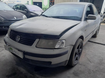 VOLKSWAGEN PASSAT BERLINA (3B2)