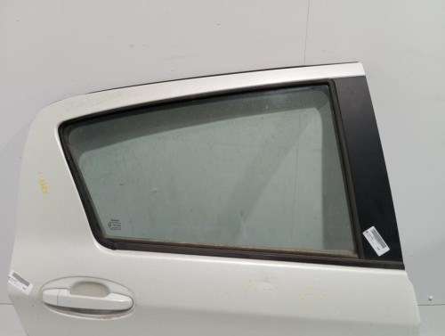  PUERTA TRASERA DERECHA TOYOTA YARIS (P13) 