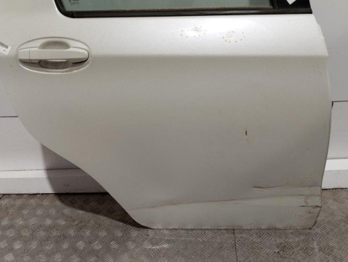  PUERTA TRASERA DERECHA TOYOTA YARIS (P13) 
