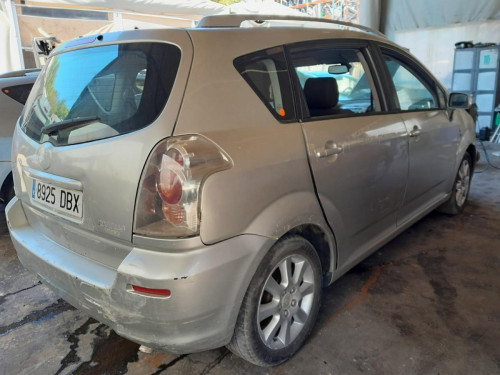  TOYOTA COROLLA VERSO (R1) 