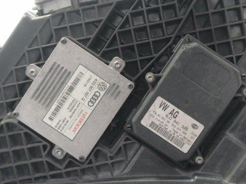  FARO DERECHO SKODA SUPERB BERLINA (3V3) 
