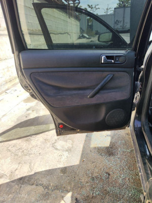 GUARNECIDO PUERTA TRASERA IZQUIERDA