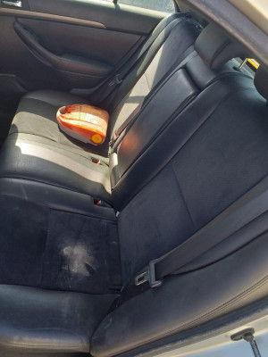 TOYOTA AVENSIS BERLINA (T25)