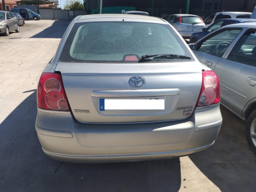  TOYOTA AVENSIS BERLINA (T25) 