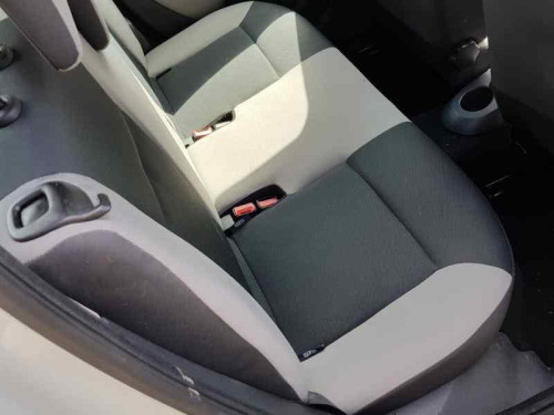 RENAULT CLIO III — vehículo donante para recambios 