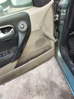 ELEVALUNAS DELANTERO IZQUIERDO