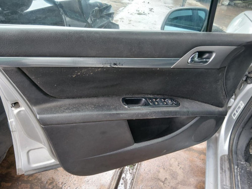 PEUGEOT 407 — vehículo donante para recambios 