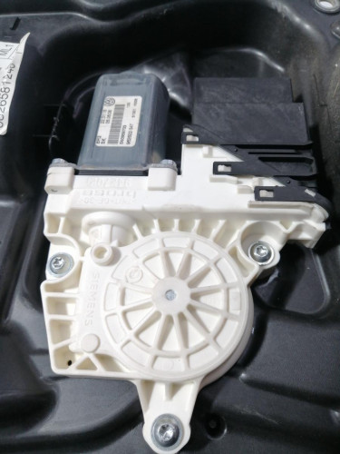 ELEVALUNAS TRASERO IZQUIERDO Volkswagen TIGUAN (5N1) 