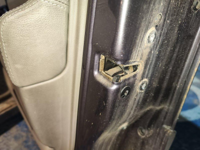 CERRADURA PUERTA DELANTERA DERECHA