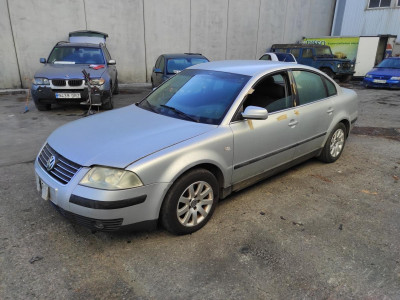VOLKSWAGEN PASSAT BERLINA (3B3)