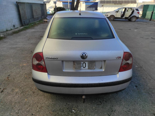 VOLKSWAGEN PASSAT BERLINA (3B3) — автомобиль-донор на запчасти 
