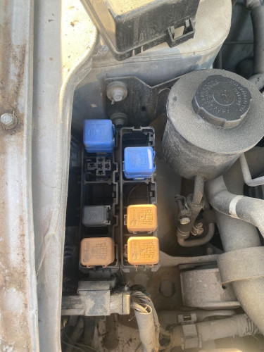 CAJA RELES / FUSIBLES NISSAN ALMERA (N15) 