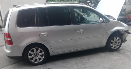  VOLKSWAGEN TOURAN (1T1) 