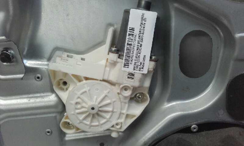  MOTOR ELEVALUNAS DELANTERO IZQUIERDO Ford FOCUS BERLINA (CAP) 