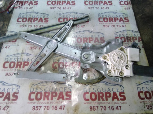 ELEVALUNAS DELANTERO DERECHO TOYOTA AVENSIS BERLINA (T25) 