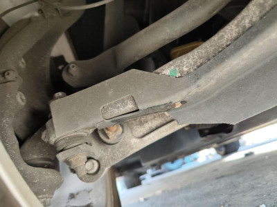 BRAZO SUSPENSION DELANTERO DERECHO