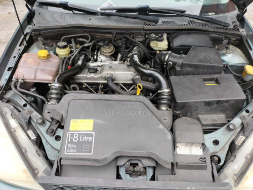  FORD FOCUS BERLINA (CAK) 