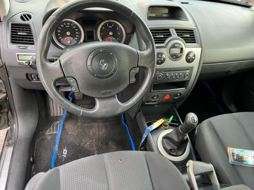 RENAULT MEGANE II BERLINA 5P de segunda mano