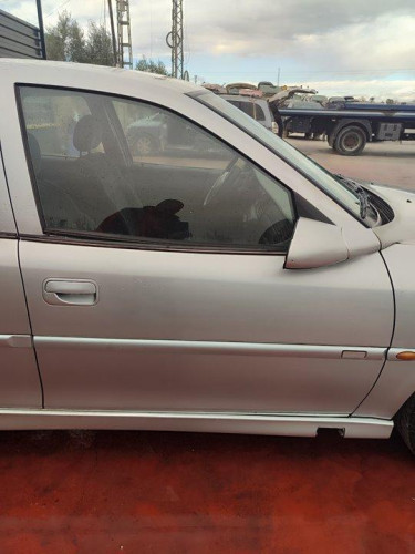  OPEL VECTRA B BERLINA 