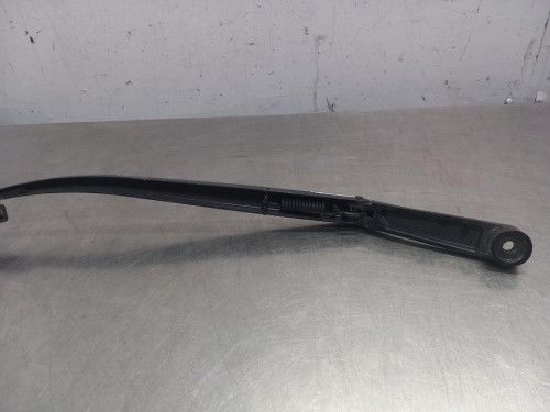 BRAZO LIMPIA DELANTERO DERECHO Hyundai IX35 (EL/LM) 