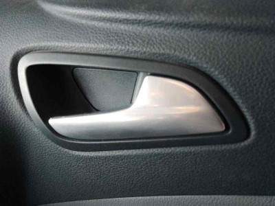 MANETA INTERIOR DELANTERA DERECHA