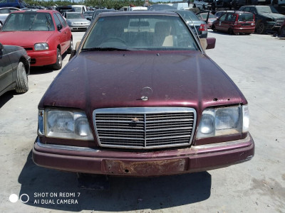 MERCEDES-BENZ CLASE E (BM 124) BERLINA