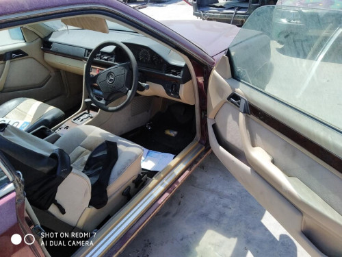  MERCEDES-BENZ CLASE E (BM 124) BERLINA 