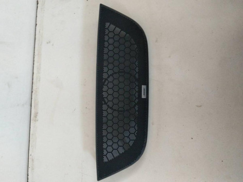 REJILLA PARAGOLPES CENTRAL Renault MEGANE IV BERLINA 5P 