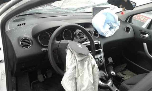 PEUGEOT 308 — vehículo donante para recambios 