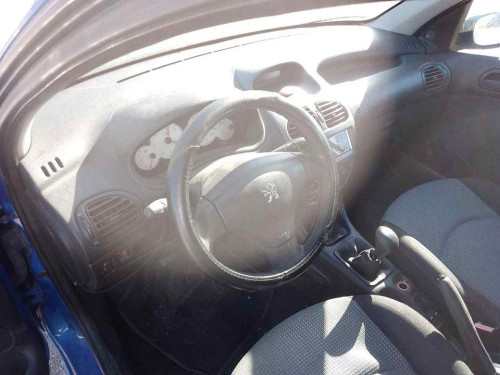 PEUGEOT 206 — vehículo donante para recambios 