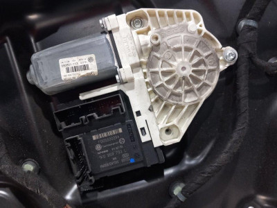 ELEVALUNAS DELANTERO IZQUIERDO, VOLKSWAGEN, PASSAT BERLINA (3C2)
