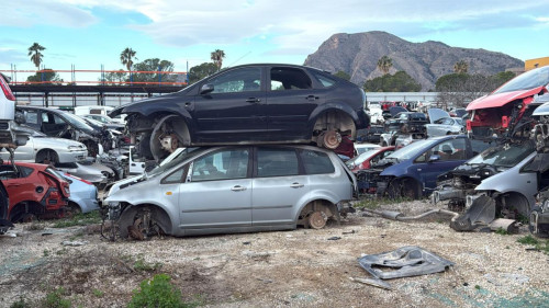  FORD FOCUS BERLINA (CAP) 