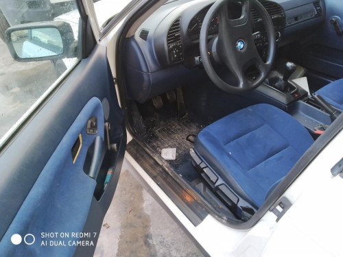  BMW SERIE 3 BERLINA (E36) 