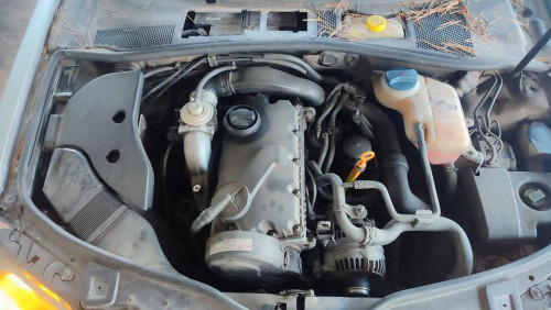 VOLKSWAGEN PASSAT BERLINA (3B3) — vehículo donante para recambios 