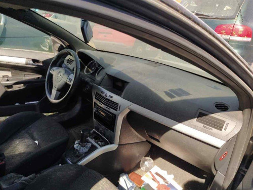 OPEL ASTRA H GTC 