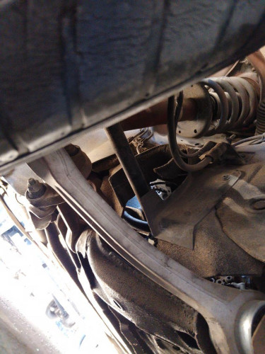 BARRA ESTABILIZADORA DELANTERA used