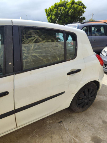 PUERTA TRASERA IZQUIERDA Renault CLIO III 