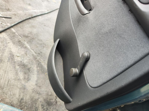 MANETA ELEVALUNAS TRASERA IZQUIERDA Opel CORSA C 