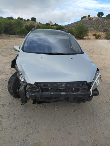 PEUGEOT 307 (S1)(04.2001) — vehículo donante para recambios 