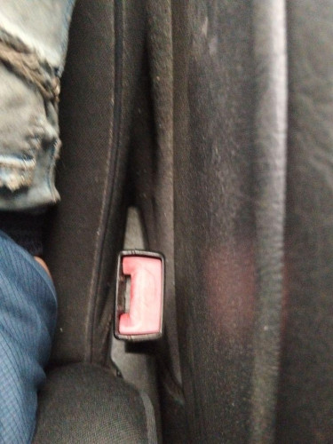 ENGANCHE CINTURON DELANTERO IZQUIERDO Mercedes-Benz CLASE E (BM 210) BERLINA 