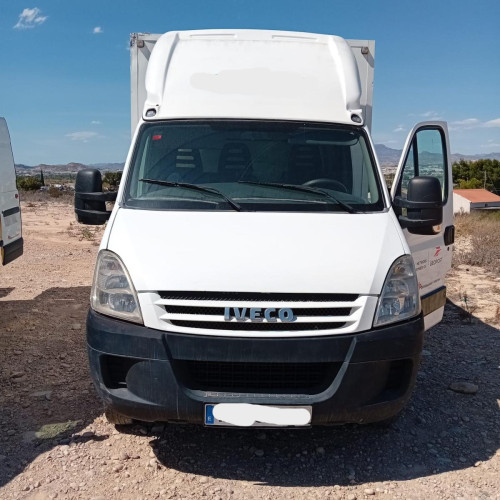 IVECO DAILY FURGÓN — автомобиль-донор на запчасти 