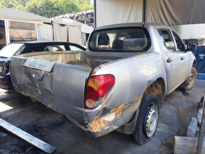 MITSUBISHI L200 (KA0/KB0)