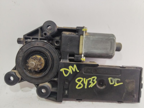 MOTOR ELEVALUNAS DELANTERO IZQUIERDO Renault MEGANE III BERLINA 5P 