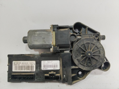 MOTOR ELEVALUNAS DELANTERO IZQUIERDO Renault MEGANE III BERLINA 5P 
