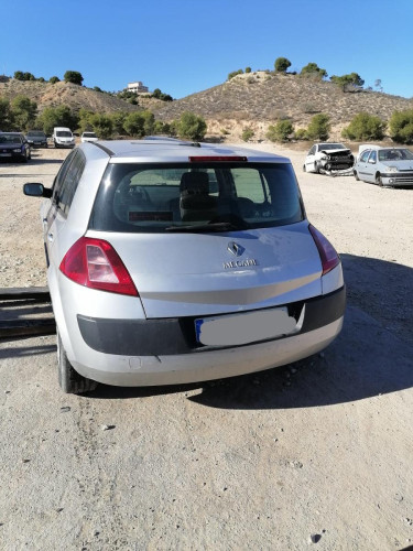 RENAULT MEGANE II BERLINA 5P — автомобиль-донор на запчасти 