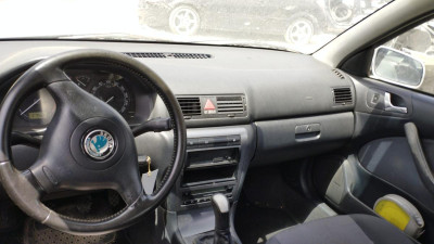 SKODA OCTAVIA BERLINA (1U2)