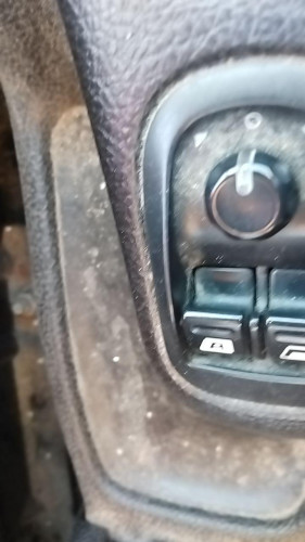 MANDO ELEVALUNAS DELANTERO IZQUIERDO Peugeot 206 (1998->) Peugeot 206 (1998->) 