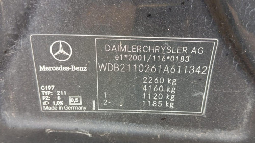  MERCEDES-BENZ CLASE E (BM 211) BERLINA 